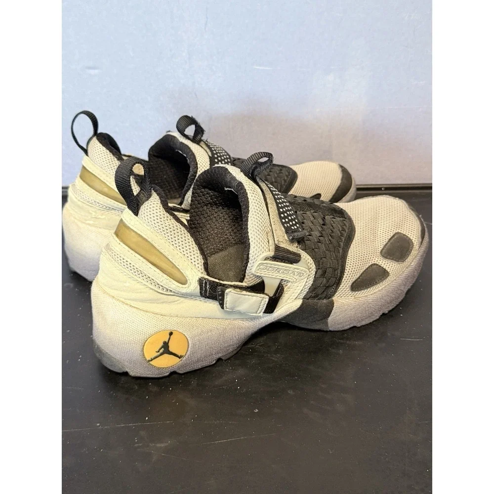 Jordan air trunner